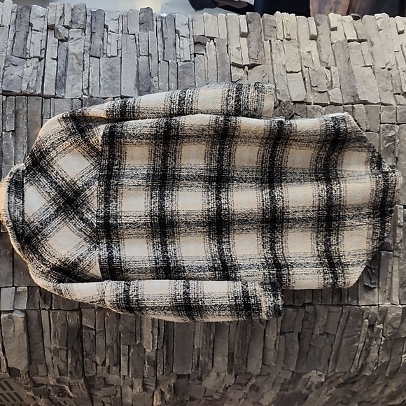 Shaket - Picture 3 of 4